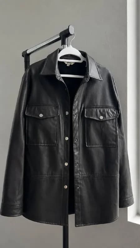 1. Кожанка (кожзам) Koton, тонкая, удлиненная — Батуми — 30 ₾