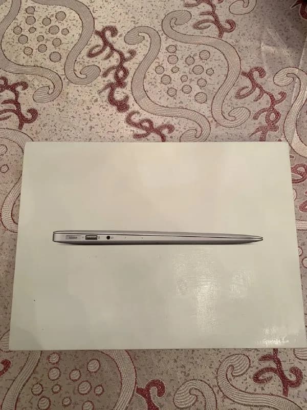 MacBook Air (13-INCH, ERLY 2015)» — Тбилиси — 1 750 ₾