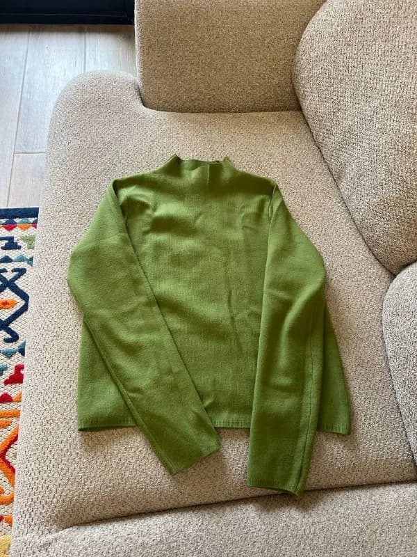 1. Кофта mango, размер С: 15 лари — Батуми — 15 ₾