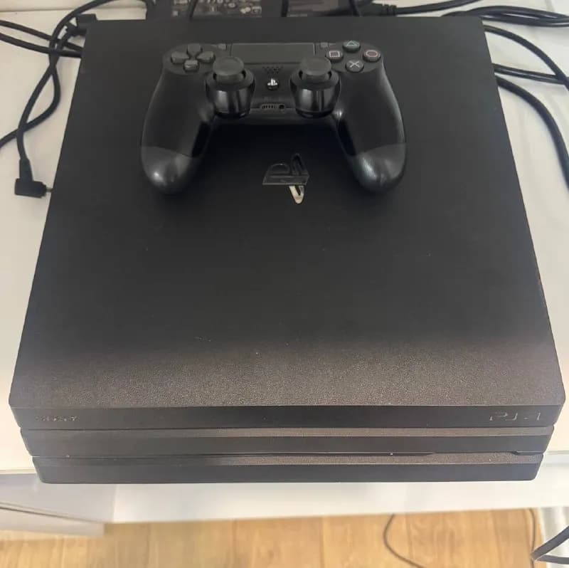 playstation 4 pro 1TB 4K იდეალურ მდგომარეობაში 550ლ ბათუმშია [телефон] — Батуми