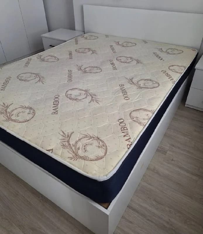160×200. Всё в отличном состоянии, почти не использовалось. Белого цвета. Разобрано, для сборки нужн — Батуми — 50 ₾