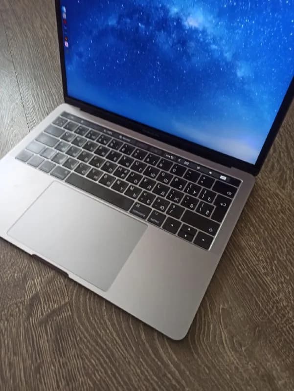 Macbook Pro 13 2017 в отличном состоянии. — Тбилиси — 2 200 ₾