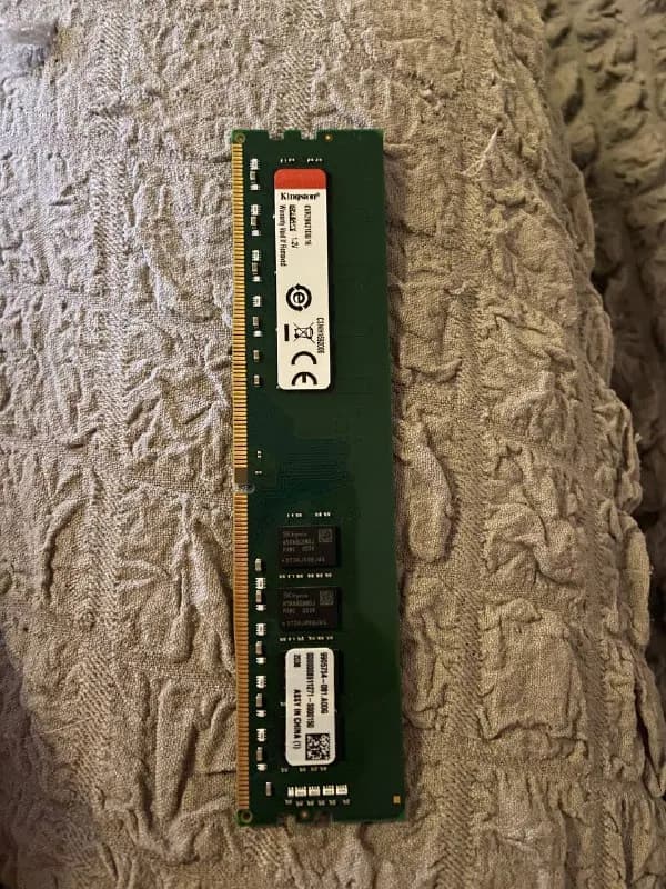 Kingston ValueRAM 16 GB DDR4 2933 MHz CL21 (KVR29N21D8/16) — Тбилиси — 150 ₾