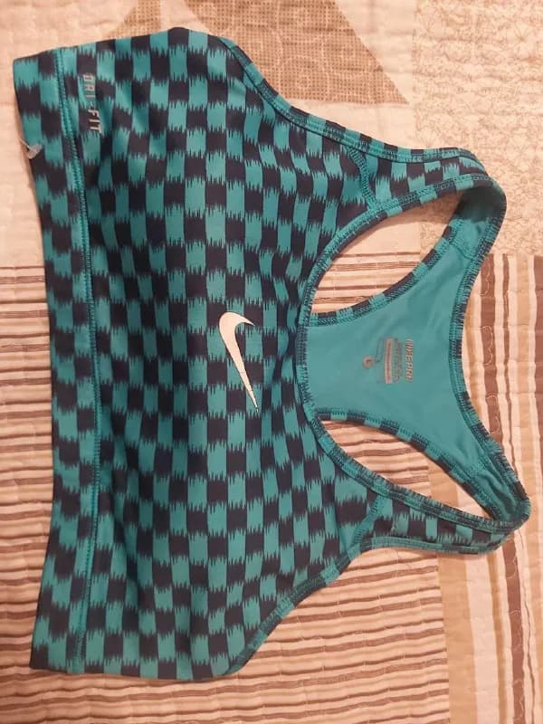 Nike top, Xs size, price 15 lari — Тбилиси — 15 ₾