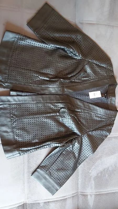 40 лари, size M — Тбилиси — 40 ₾