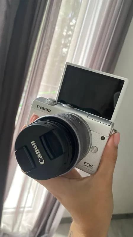 eos m200, 1800 лари — Тбилиси — 200 ₾