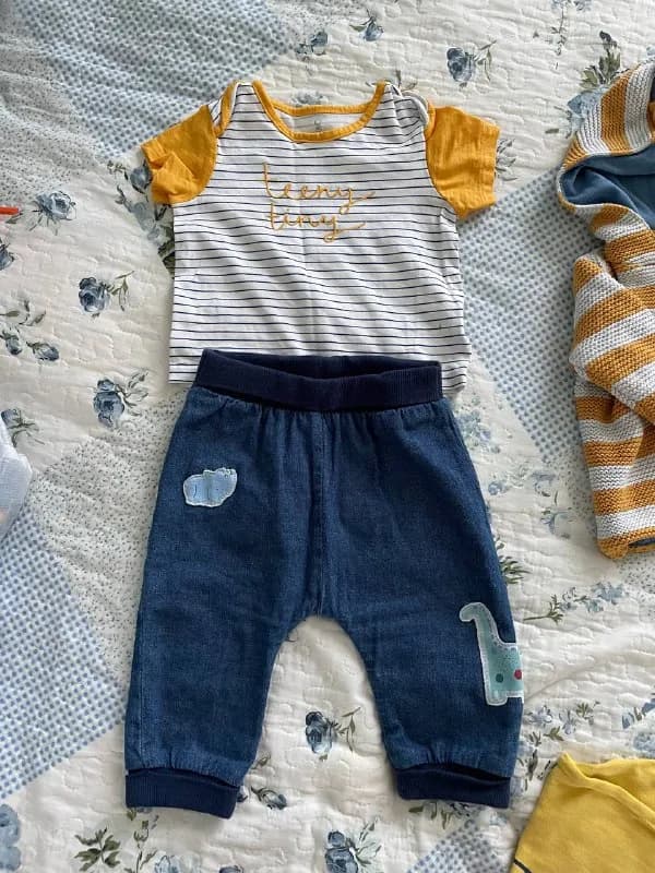 Mothercare 3-6, 6-9 თვის. სვიტერები, კომბინეზონი, ბოდი, ქუდები, წინდები. ყველა ლაქებისა და ნახვრეტების გარეშე. მაგრამ — Тбилиси