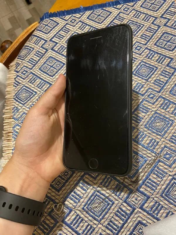 1. iPhone 7+ 2017 года на 128гб — Тбилиси — 550 ₾