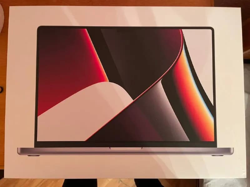 1. Macbook pro m2 8/256 touchbar 4100gel — Тбилиси — 4 100 ₾