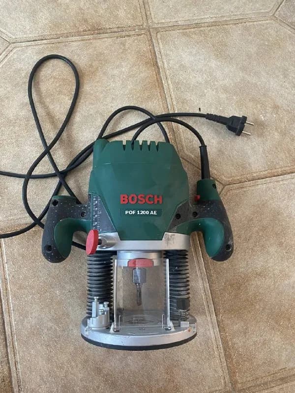 Bosch почти новый, полностью рабочий. Цена 200 лари. Тбилиси — Тбилиси — 200 ₾