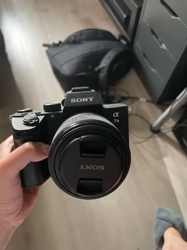 Sony A7 III с объективом 50 мм — Тбилиси — 2 $