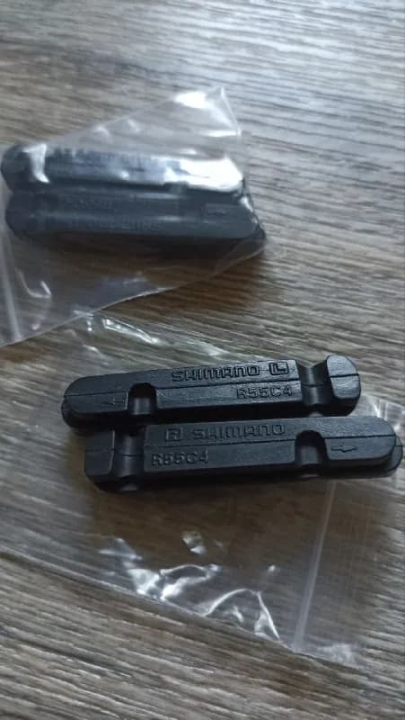 1) тормозные колодки shimano — Тбилиси — 20 ₾