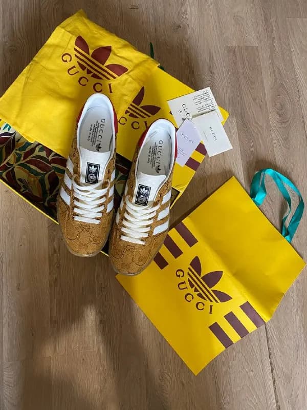 Gucci&adidas» 43 ზომის. ძალიან კარგი ხარისხის. თუ თქვენი ფეხი სავსეა, მაშინ პატარა იქნება. 350 лар — Тбилиси — 350 ₾