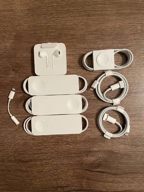 1.Аксессуары для apple: — Тбилиси — 65 ₾