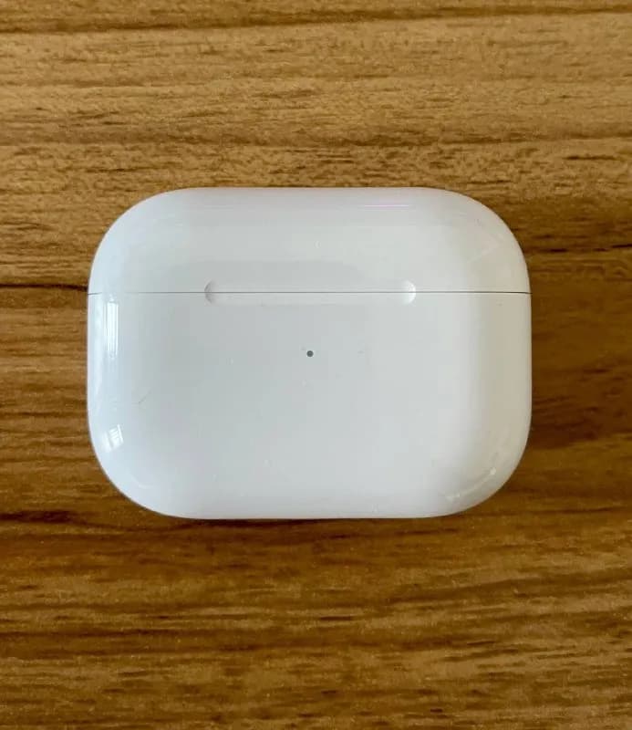 AirPods Pro with wireless charging оригинал. Всегда были в кейсе. Покупались в США в 2021 году. Без — Тбилиси — 400 ₾