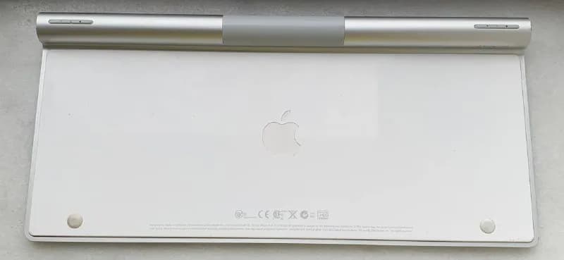 Apple Magic Keyboard 1st gen, в хорошем состоянии, полностью рабочая. 90 лари. — Тбилиси — 90 ₾