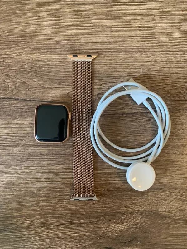 Apple Watch: — Тбилиси — 590 ₾