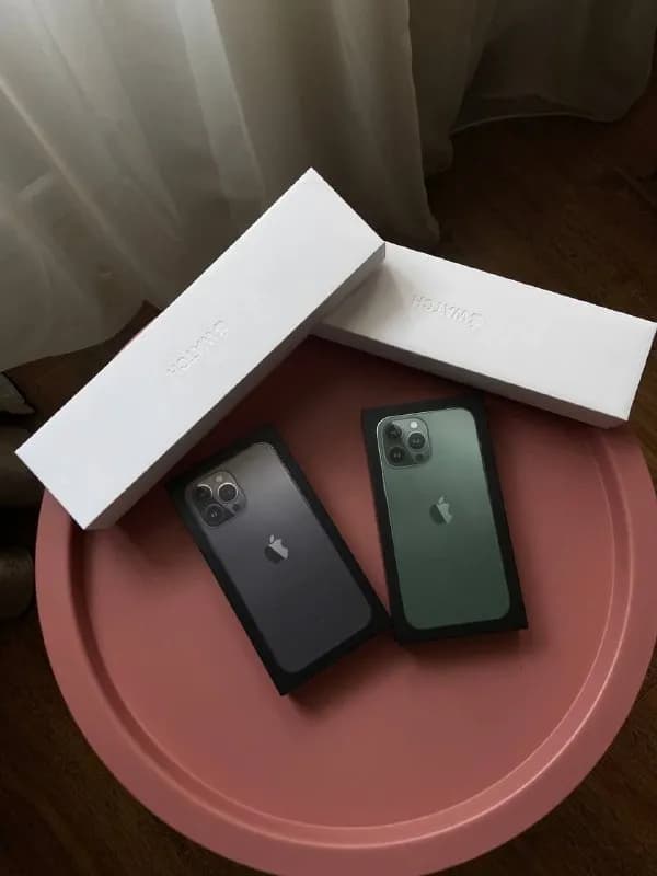 arpods 3, apple watch series 6, 44 mm black и 40 mm White. . Так же остались ремешки. Продажа, обмен — Тбилиси
