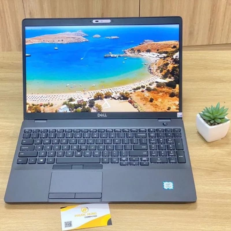 Dell Latitude 5500 RAM 16 GB и LENOVO THINKPAD T490 (СЕНСОРНЫЙ ЭКРАН)RAM 16 GB—надежные ноутбуки в — Батуми — 660 ₾