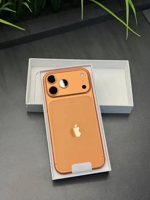 iPhone 17 Pro Max 256 GB, ამერიკული eSIM. თავსებადია ნებისმიერ SIM ბარათთან. კომპლექტში შედის ყუთი და კაბელი. — Тбилиси — 3750 ₾