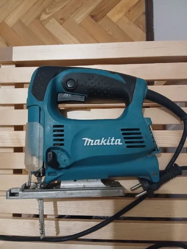 Лобзик электрический Makita — Батуми — 100 ₾