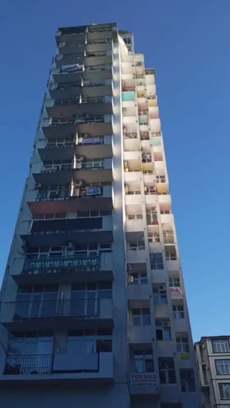 22 А, 1 линия, 7 этаж, .21 кв м. южная сторона, дом 2018 года, без газа. — Батуми — 31 000 $