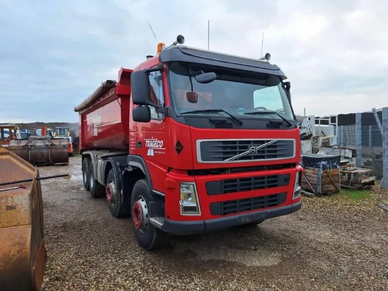 Volvo 520 2009 года с механической коробкой передач. Привезена из Германии. Цена 55 000$. — Тбилиси — 55 000 $