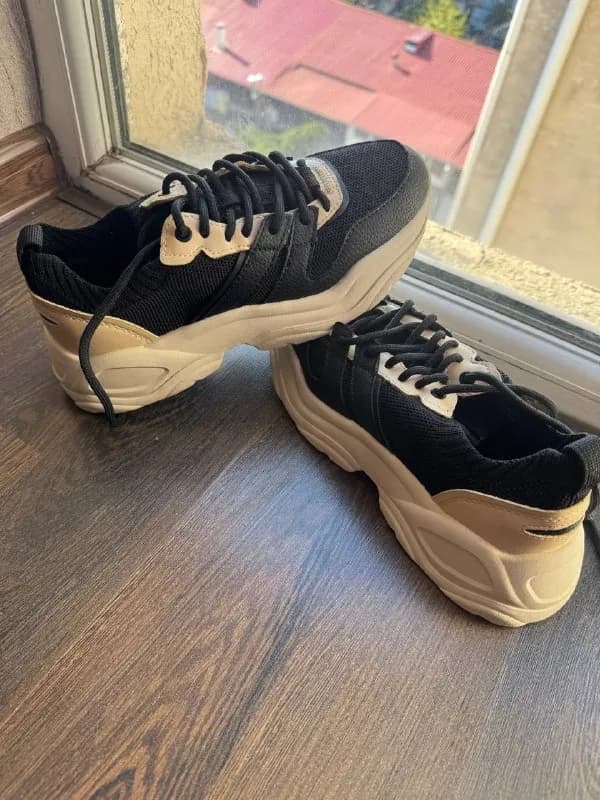 Zara. 20 лари. размер 36. — Батуми — 20 ₾