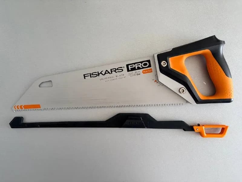 1. Ножовка по дереву Fiskars pro — почти новая, 70 лари — Батуми — 70 ₾