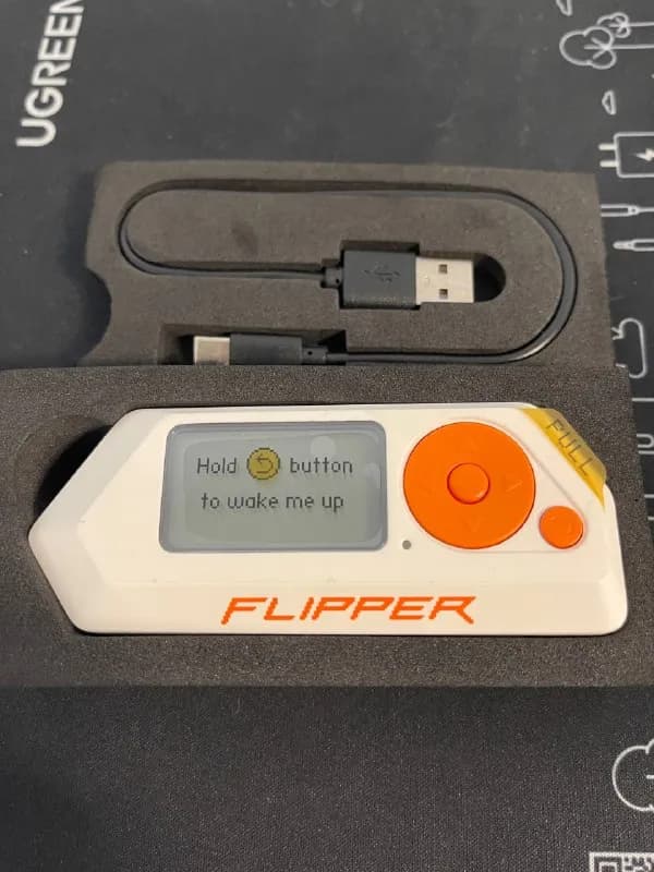 Flipper Zero — новый портативный мультитул для гиков — Батуми — 1 500 ₾