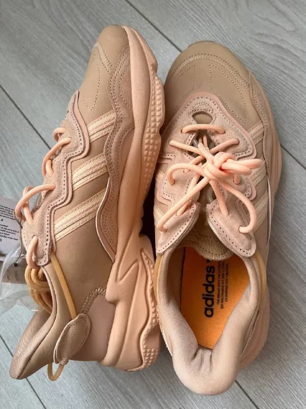 Adidas Ozweego Glow Orange — 44,5-45 размер — 300 ₾ — Батуми — 300 ₾