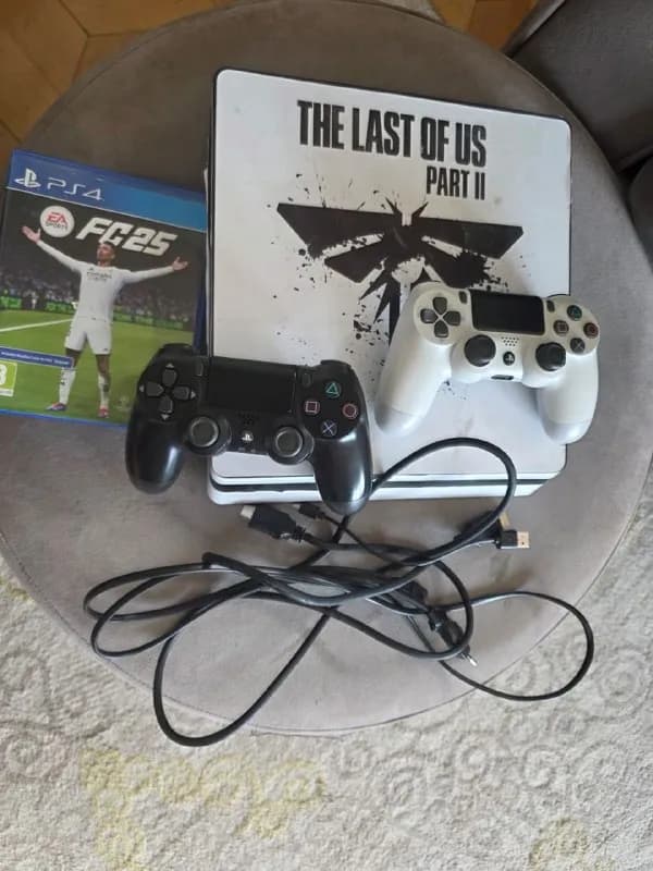 PlayStation 4 в эксклюзивном дизайне (The Last of Us Part II) — Батуми — 700 ₾