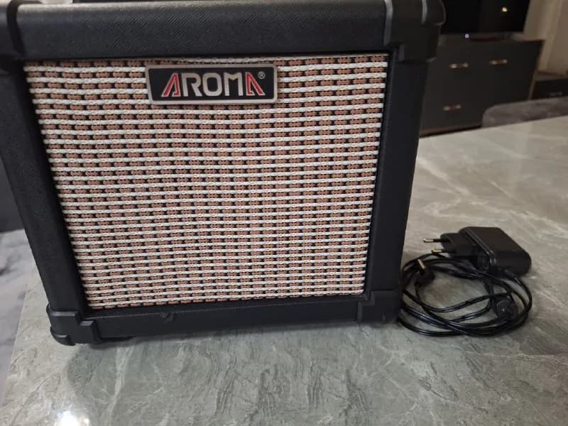 AROMA AG-10 для электрогитары — Батуми — 150 ₾