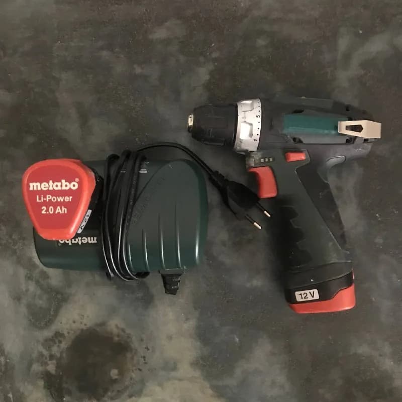 metabo 12v. Батарейка держит хорошо. Новые стоят от 100$ — Тбилиси — 100 $