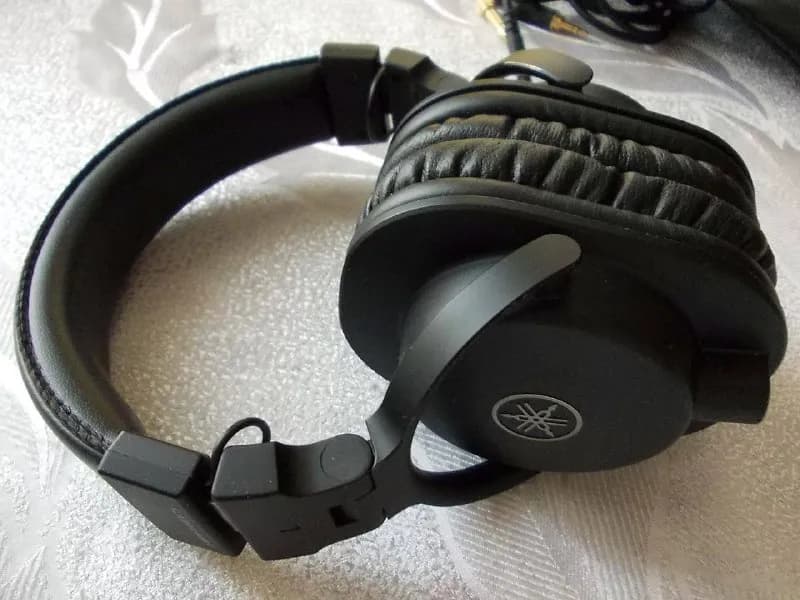 yamaha hph mt5 в идеальном состоянии. В комплекте был мешок для хранения наушников и mini-jack 3,5 м — Тбилиси — 430 ₾