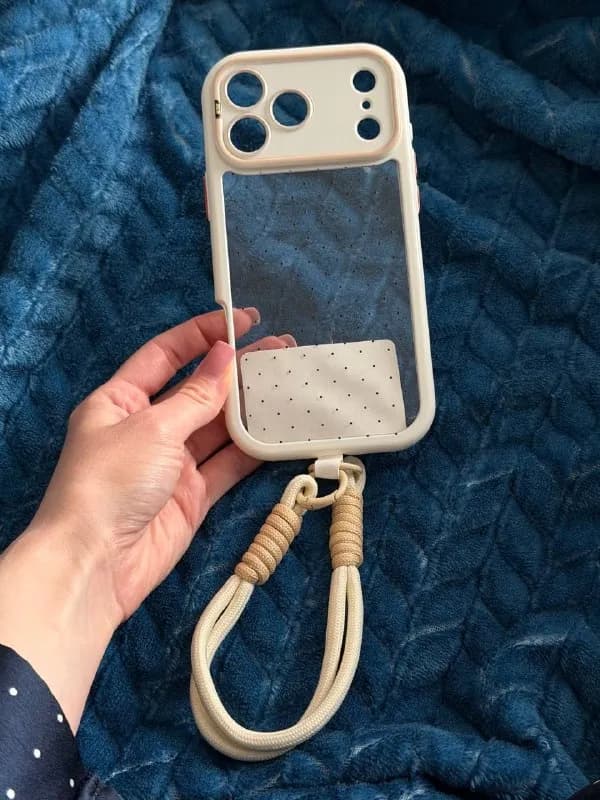 iPhone 17 Pro Max — 13 лари, шнурок съемный — Батуми — 13 ₾