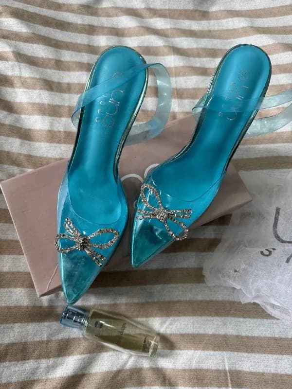 UNO shoes. Обувались один раз. Верх из силикона. Смотрятся очень эффектно! По стельке -25см. — Батуми — 60 ₾