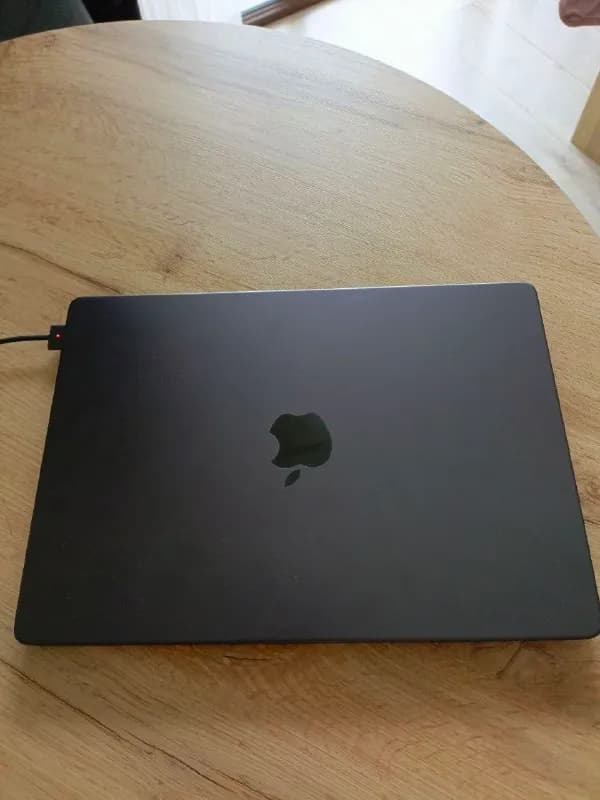 Macbook pro m5 — Батуми — 1 650 $