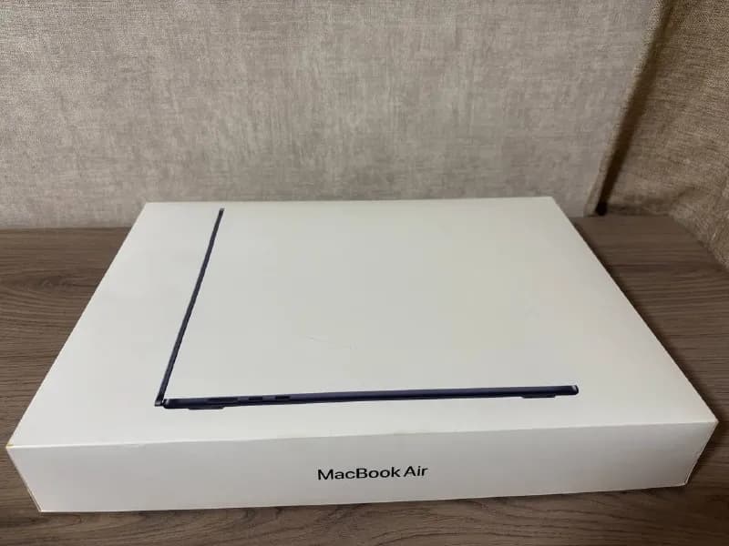 MacBook Air (черный). Цена договорная. — Батуми