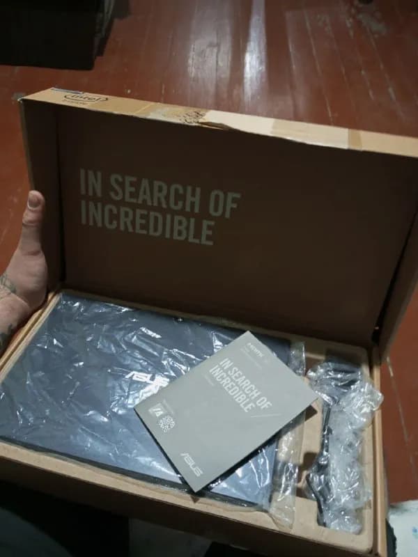 Asus L210M. 11,6» 4\64. Пользовался несколько дней и понял, что не мой размер. 500 лари. Быстрым ски — Тбилиси — 500 ₾