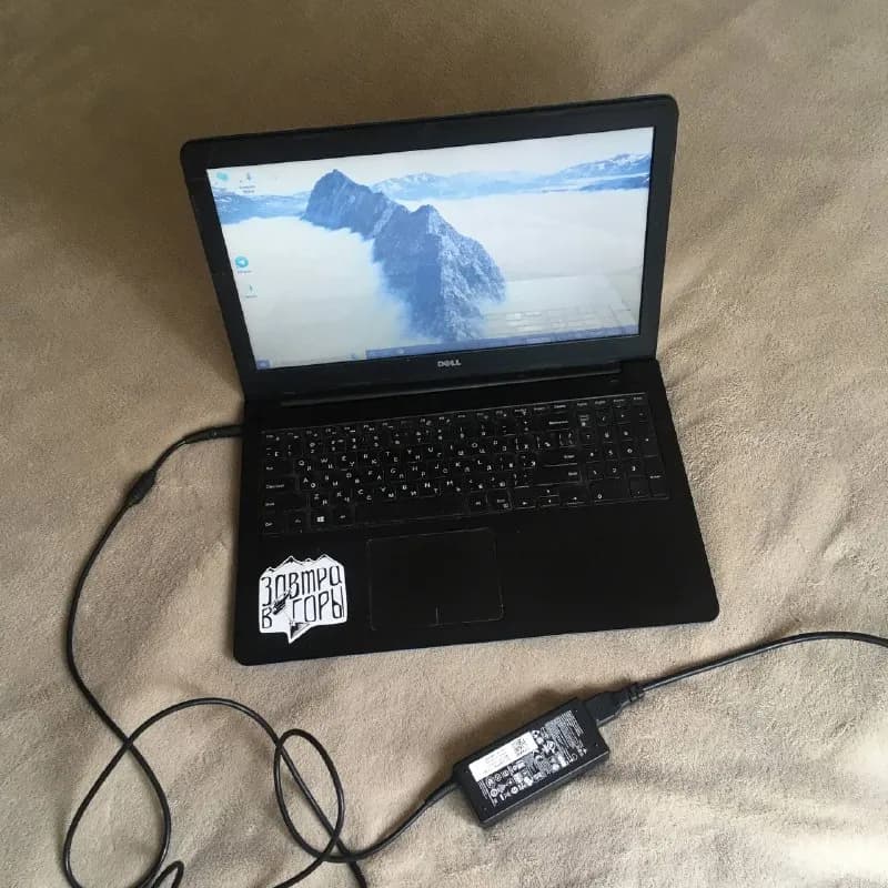 Dell p39f. Работает только от родной зарядки. Цена 600 Gel. Быстрым отдам за 500 Gel. Чехол бонусом — Тбилиси — 600 ₾