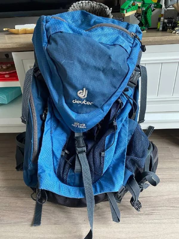 1. Рюкзак Deuter 24L сильно б/у, но еще крепкий — 70 лари — Тбилиси — 70 ₾