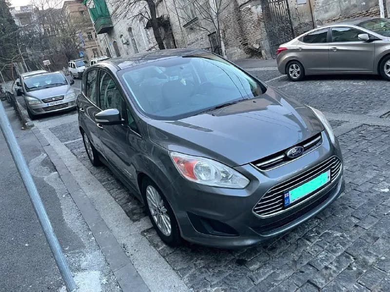 2013 Ford C-Max, гибрид, расход 6 литров, пробег 130 тыс.км, цена договорная, подробности в лс — Тбилиси