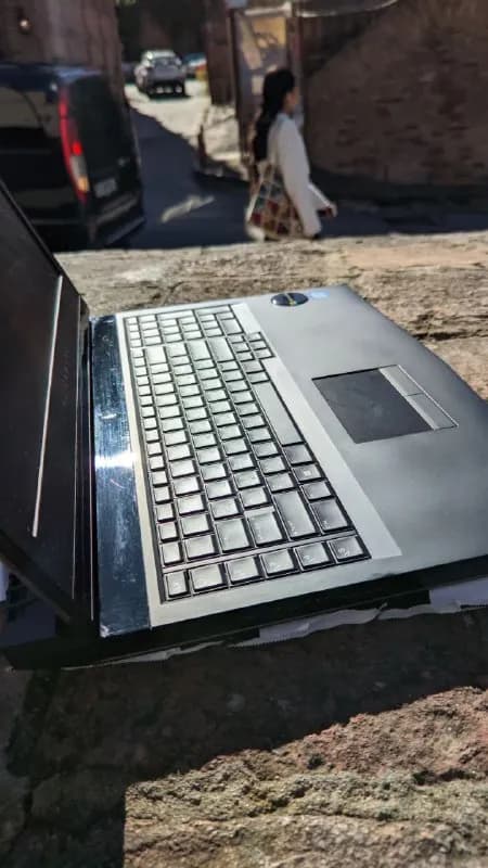 17.3» Ноутбук Alienware 17 R4 (1920×1080, Intel Core i7 2.9 ГГц, RAM 16 ГБ, SSD 256 ГБ, HDD 1000 ГБ, — Тбилиси — 1 000 ₾