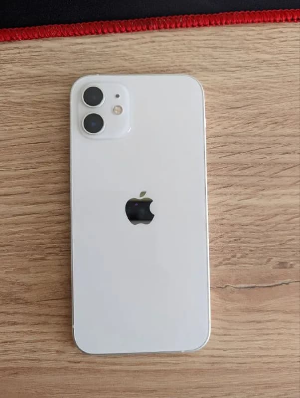 iphone 12 64GB. Батарея 87 процентов. Практически в идеальном состоянии, есть царапина на экране (фо — Тбилиси — 1 700 ₾