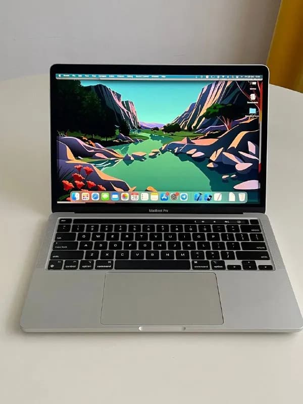 Macbook Pro 13, M1, 8gb, 256 ssd. 90 циклов, 88% battery health. Состояние идеал. — Тбилиси — 1 000 $