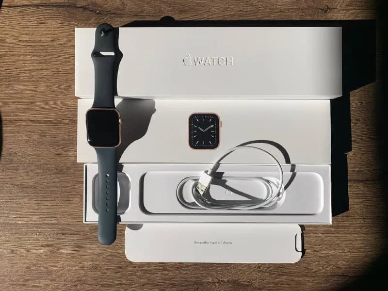 Apple Watch 6 44 mm в идеальном состоянии, не вскрывались — Тбилиси — 700 ₾