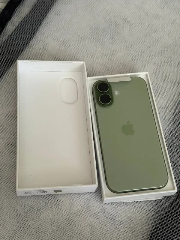 iphone 17 sage esim 256gb — Батуми — 2 400 ₾