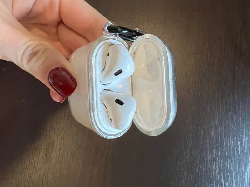 AirPods 1 поколения, покупала в 2019 году — Тбилиси — 200 ₾