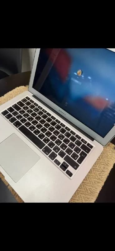 MacBook Air 13 (2017 года) 128gb Цена — 350лари Apple Watch 8 45 mm red 350gel Тбилиси — Тбилиси — 350 ₾